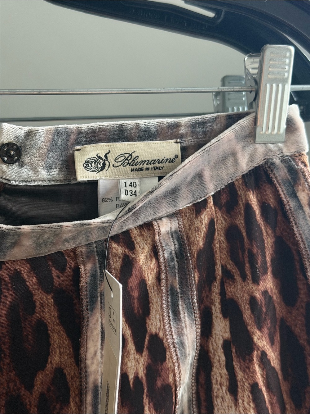 Skirt Subcategory Classification - Picture 3 of 6